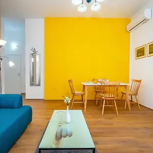  Appartement History Center